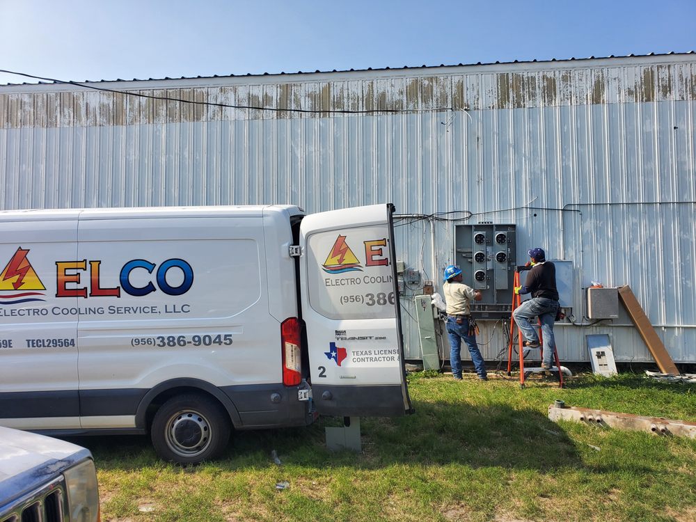 Electro Cooling Service van and technicians arriving for an HVAC maintenance service call in the Rio Grande Valley